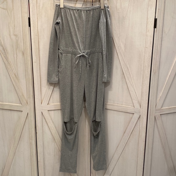 Gray off-the-shoulder jumpsuit - Picture 1 of 4